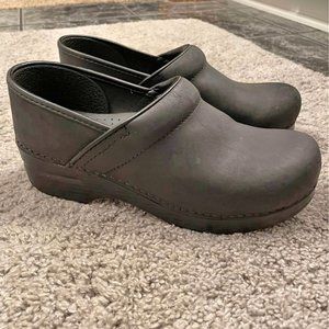 Dansko Professional Black Oiled 38 clogs